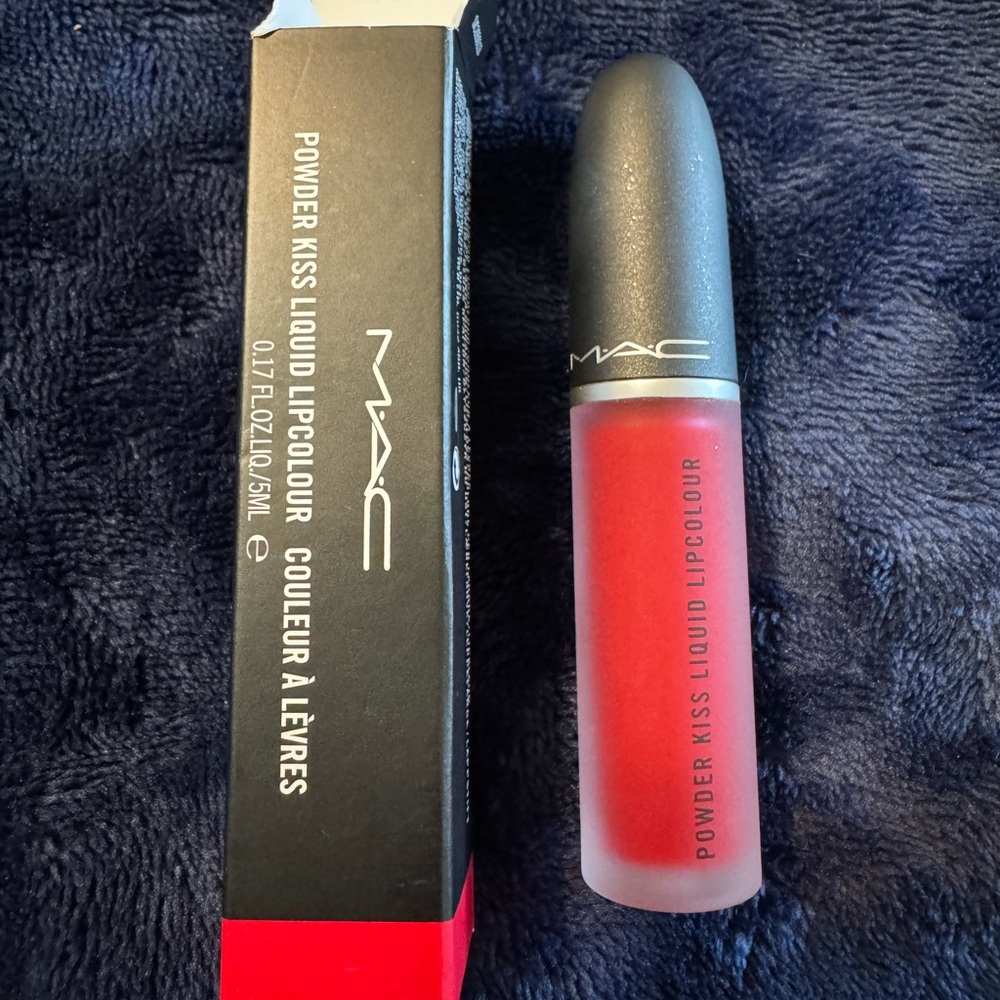 MAC Cosmetics Powder Kiss Liquid Lipcolour - Bold Scarlet MAC Smash 987